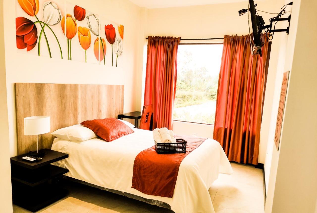 Hotel Las Mercedes Airport-Quito Tababela Dış mekan fotoğraf