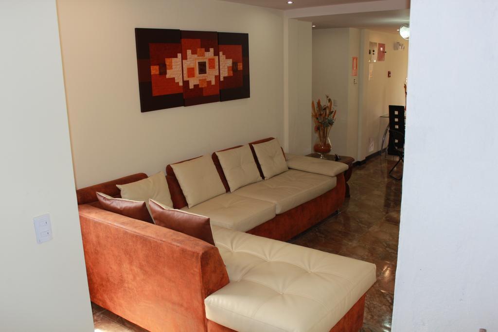 Hotel Las Mercedes Airport-Quito Tababela Oda fotoğraf