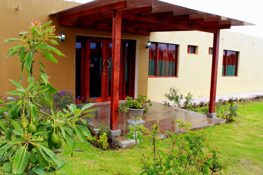 Hotel Las Mercedes Airport-Quito Tababela Dış mekan fotoğraf