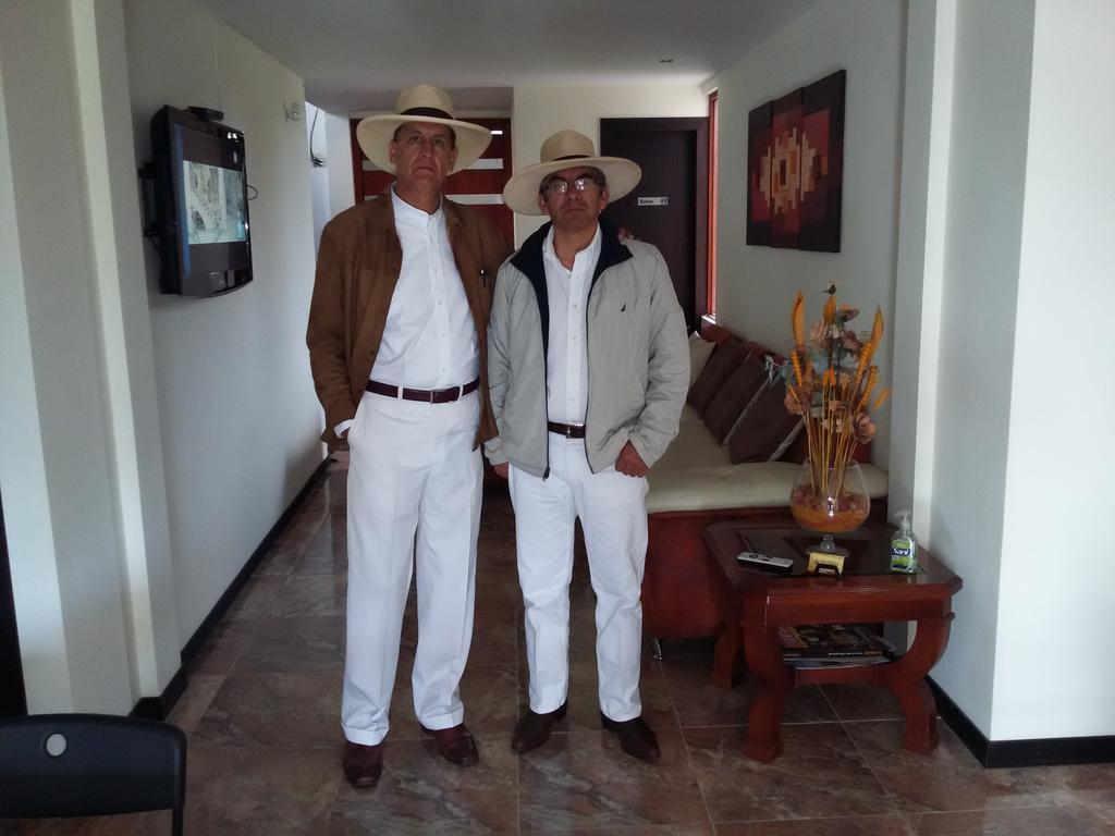 Hotel Las Mercedes Airport-Quito Tababela Dış mekan fotoğraf