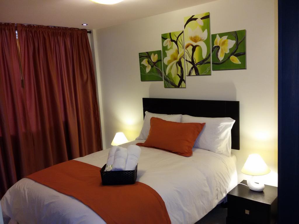 Hotel Las Mercedes Airport-Quito Tababela Oda fotoğraf