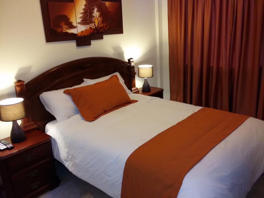 Hotel Las Mercedes Airport-Quito Tababela Oda fotoğraf