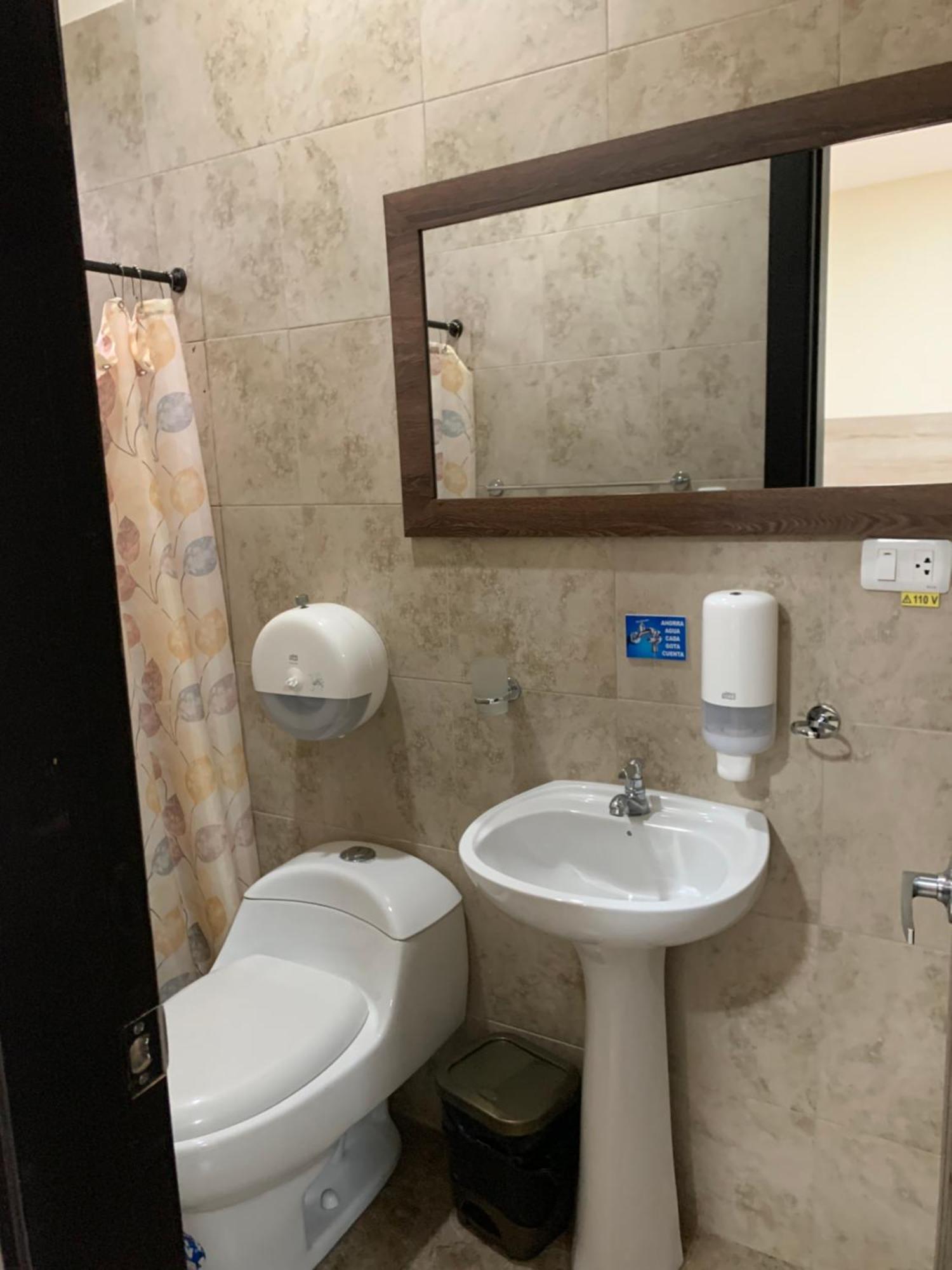 Hotel Las Mercedes Airport-Quito Tababela Dış mekan fotoğraf