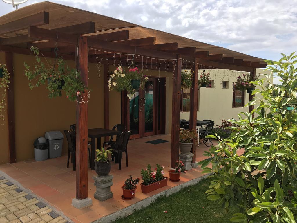 Hotel Las Mercedes Airport-Quito Tababela Dış mekan fotoğraf
