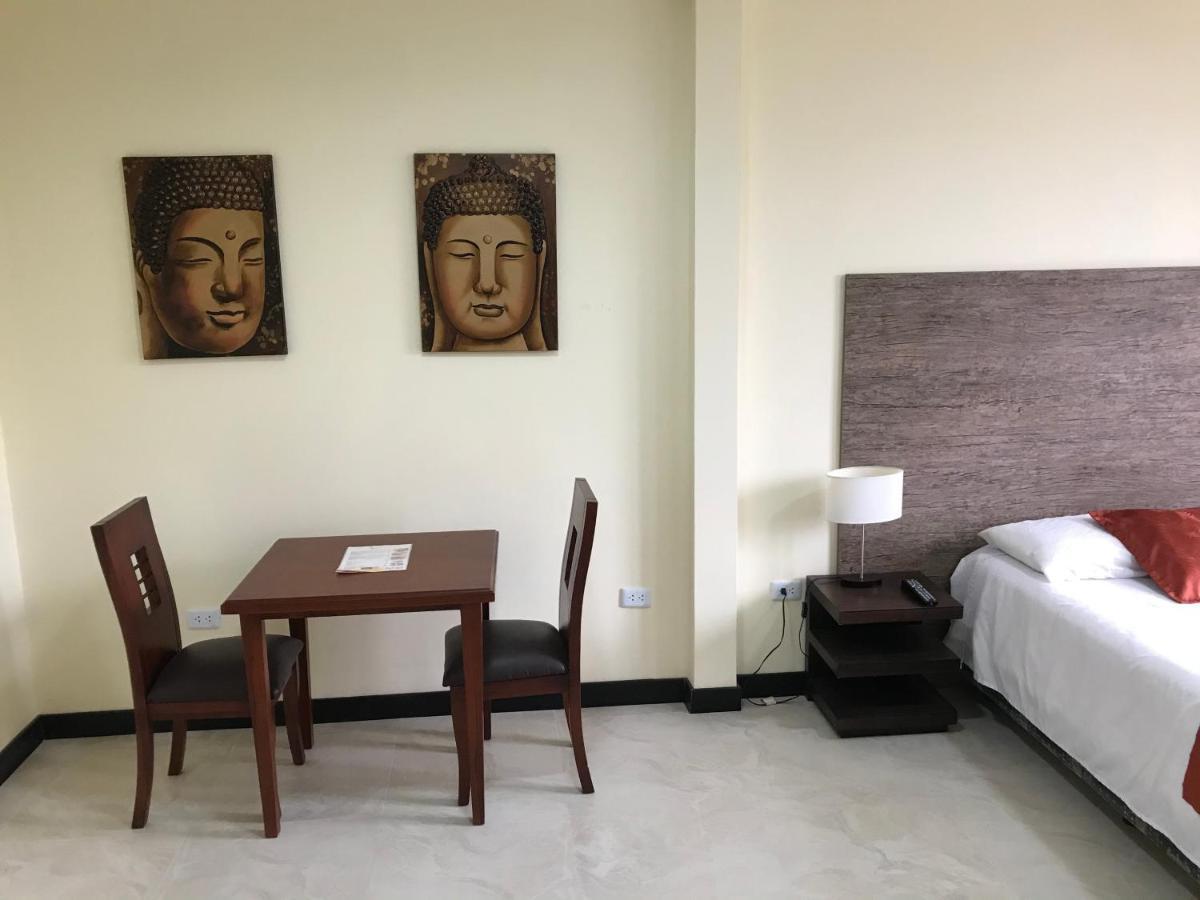 Hotel Las Mercedes Airport-Quito Tababela Dış mekan fotoğraf